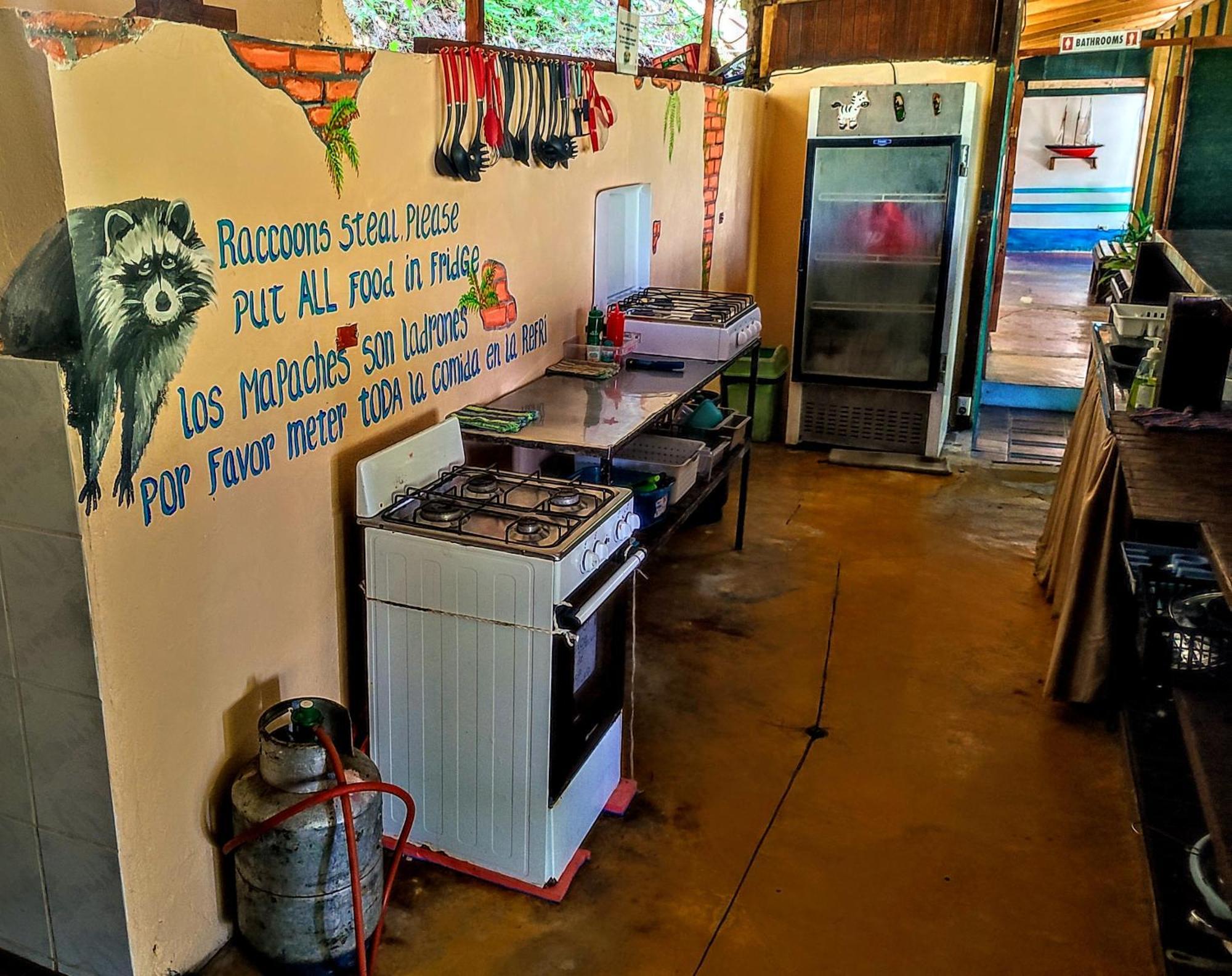 Hostel Plinio Manuel Antonio Luaran gambar