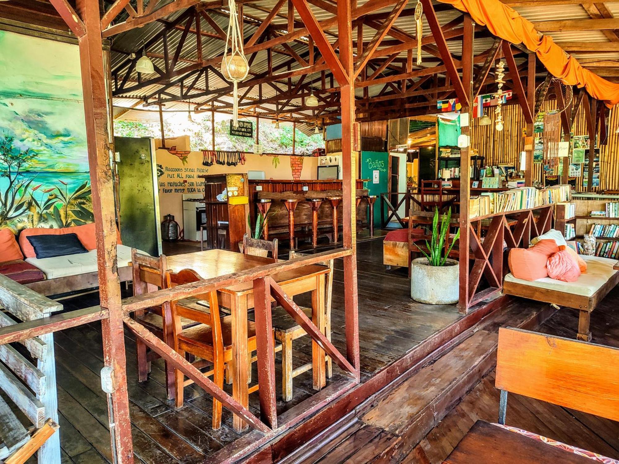 Hostel Plinio Manuel Antonio Luaran gambar